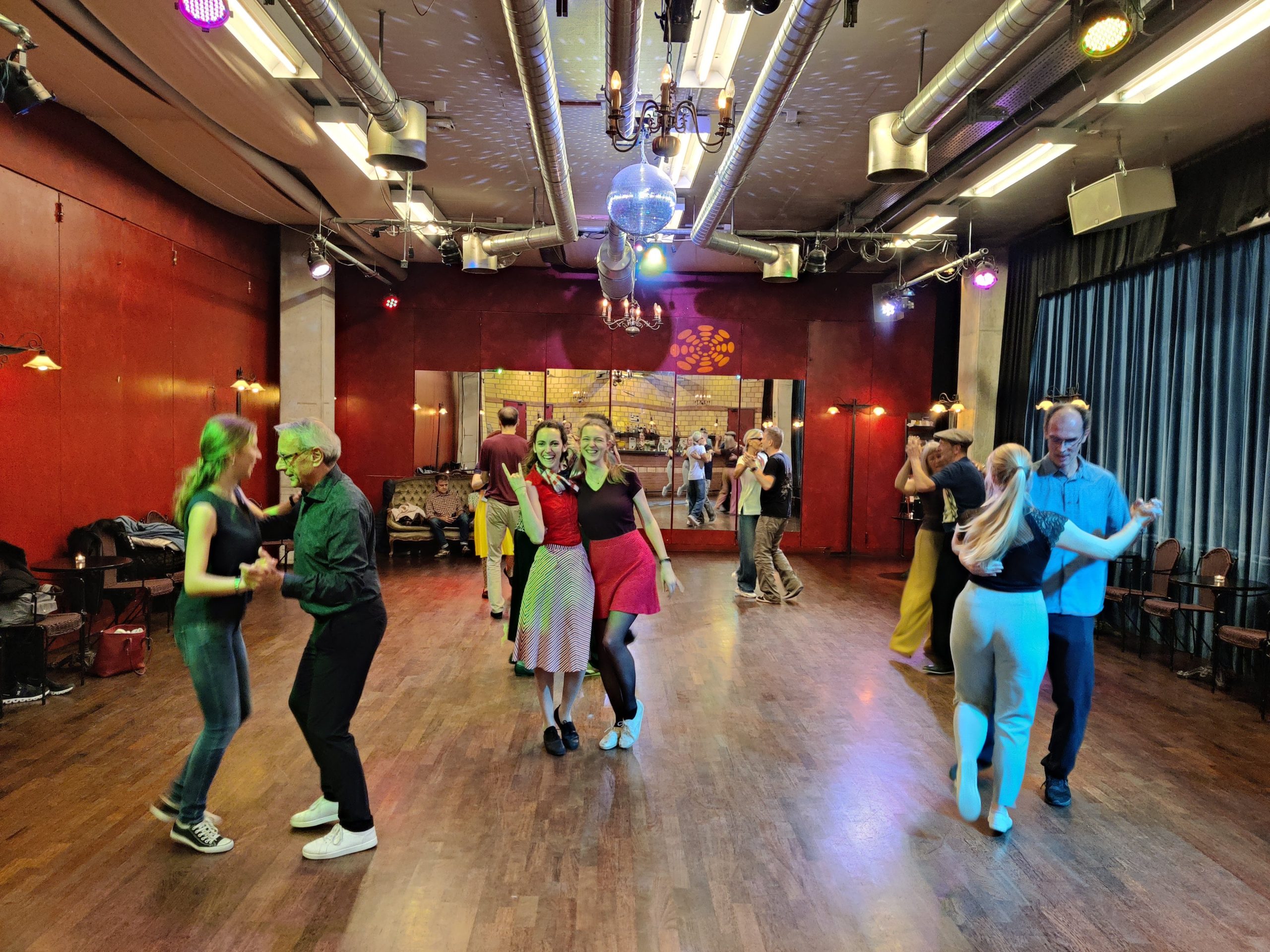 Impressionen Shake & Cake mit Collegiate Shag Taster Class am 17.11.2024